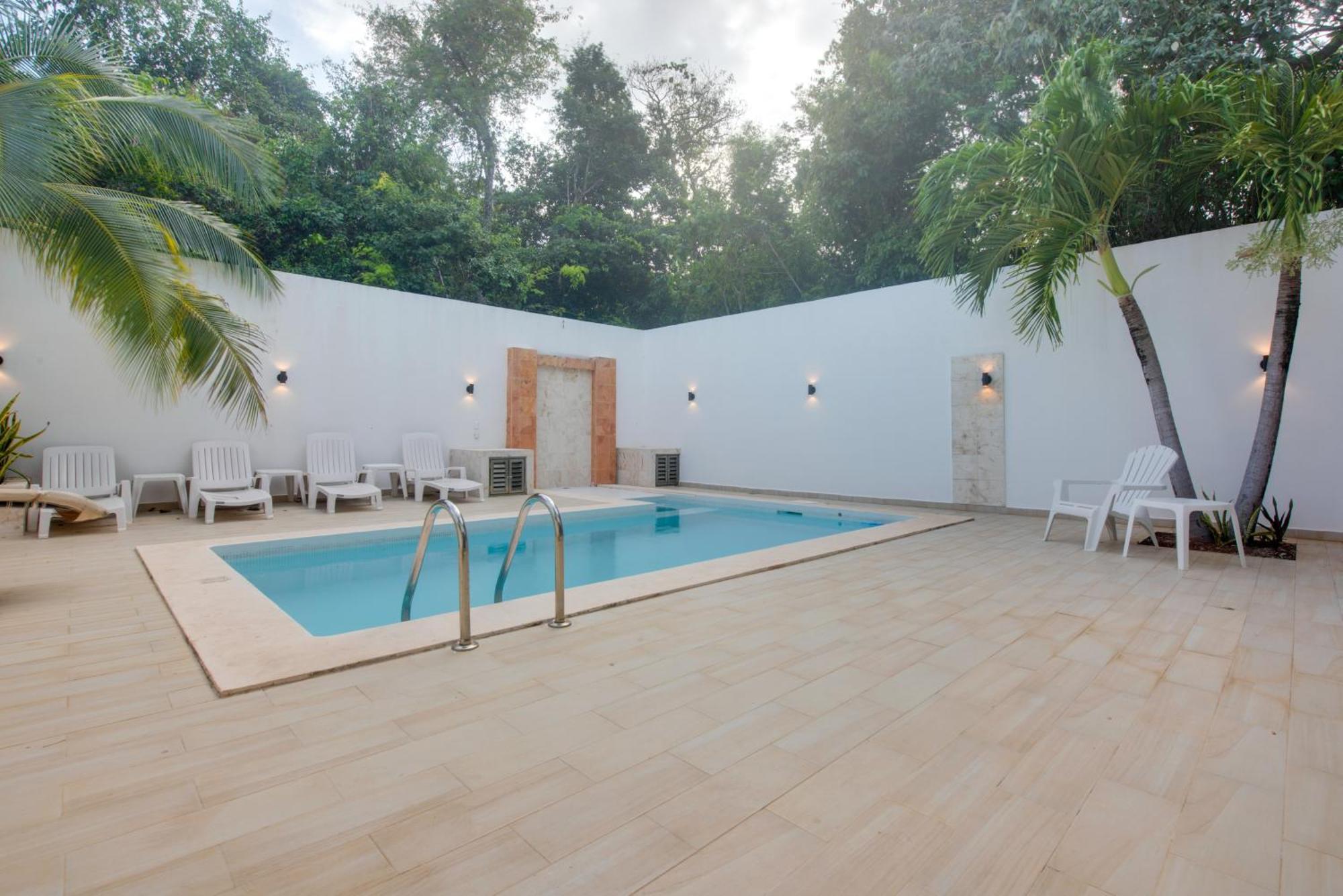 Luxe With Pool - Walk To Сasa de vacaciones *